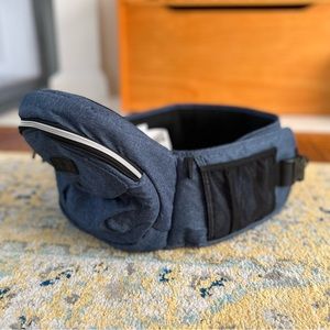 Chambray Tushbaby Hip Carrier